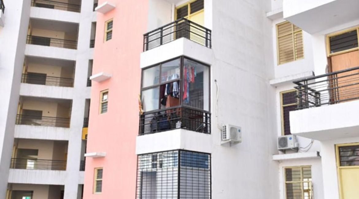 2 BHK Flat for Rent in Srishti Apartments