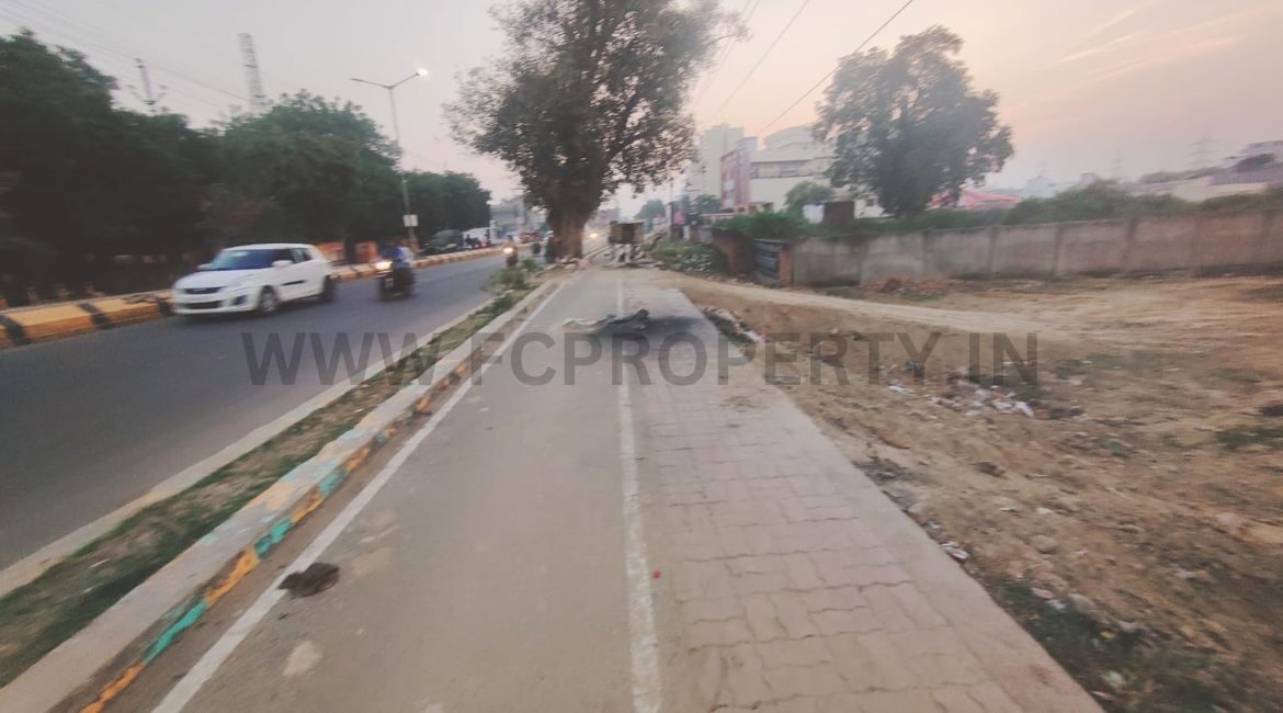 Residential & Commercial Plot for Sale in Kursi Road