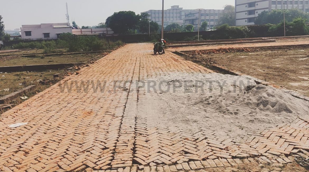 Plots for Sale in Kursi Road near Integral University