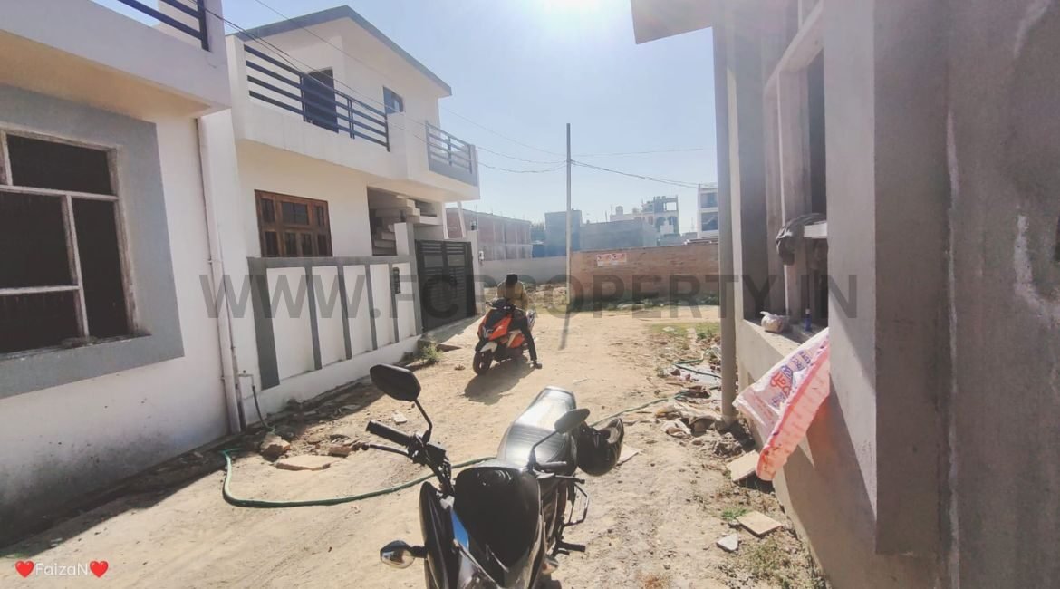 2 BHK Independent House For Sale In Jankipuram Sec-1