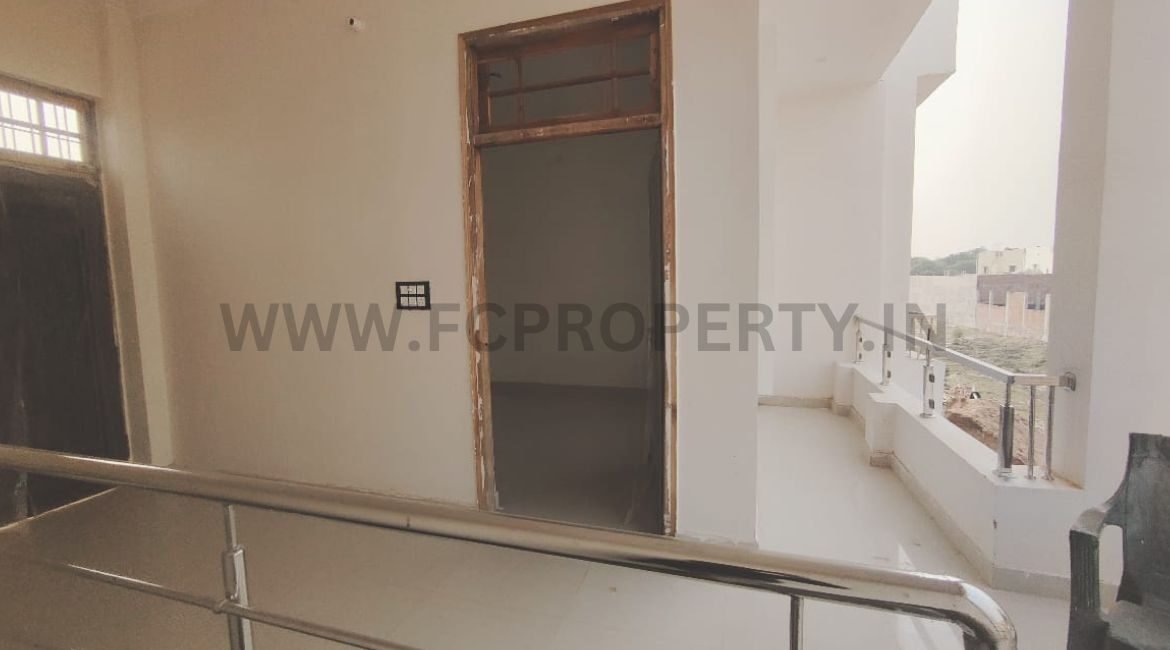 Ready to Move 2/3 BHK House for Sale in Kursi Road