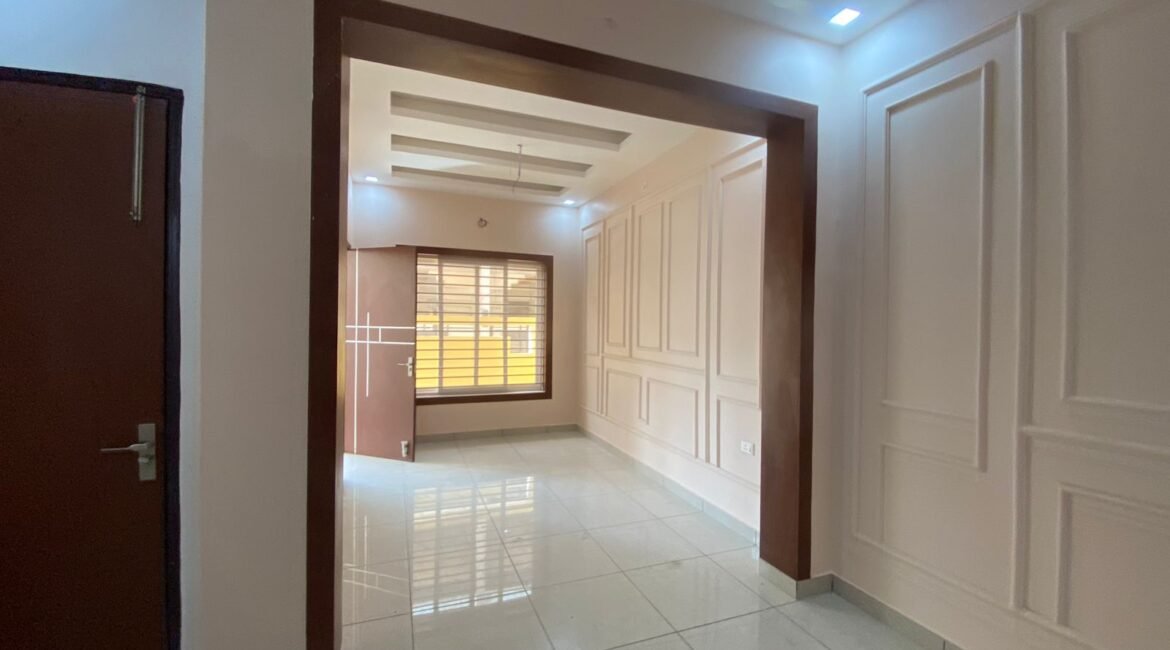 3 BHK House for Sale on Kursi Road | Modern Row House