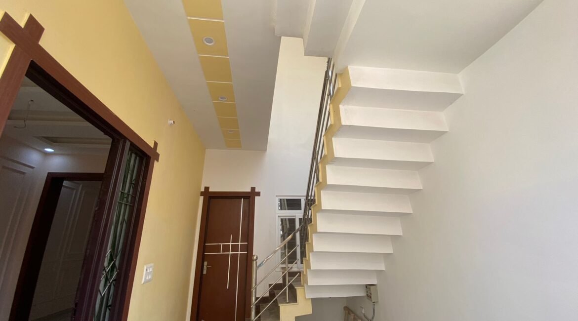 3 BHK House for Sale on Kursi Road | Modern Row House
