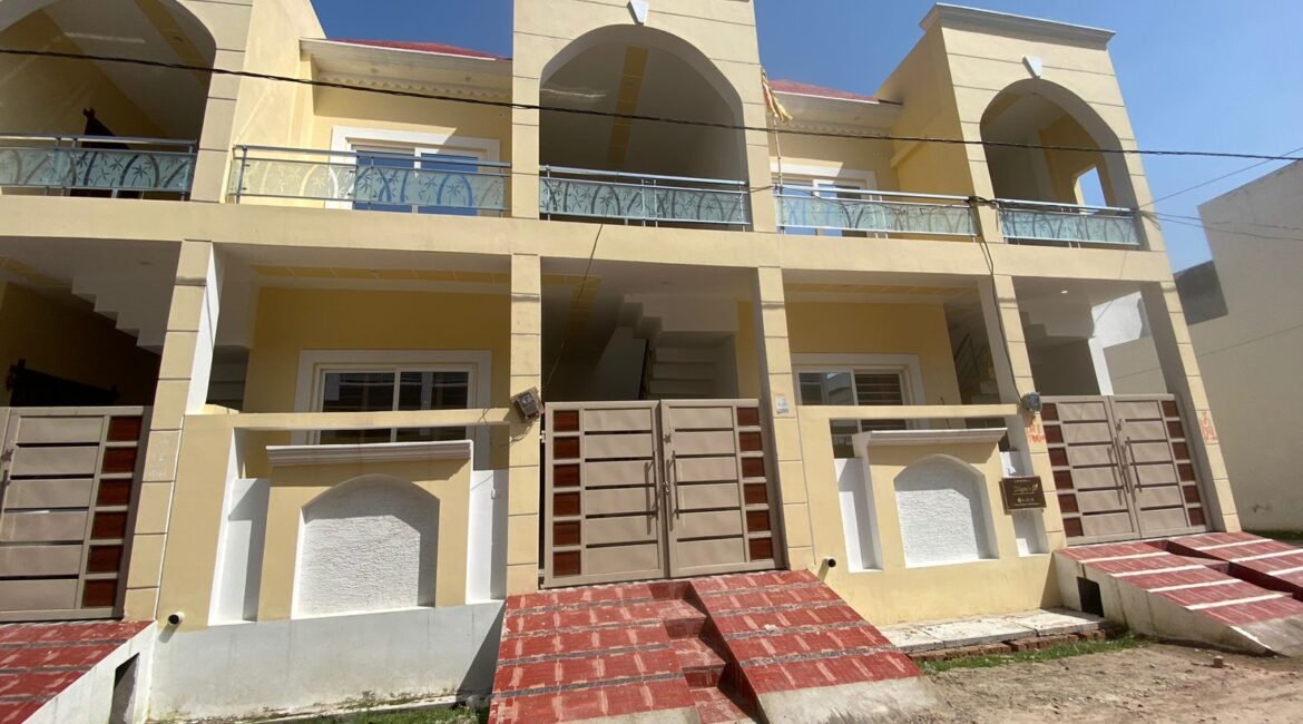 3 BHK House for Sale on Kursi Road | Modern Row House