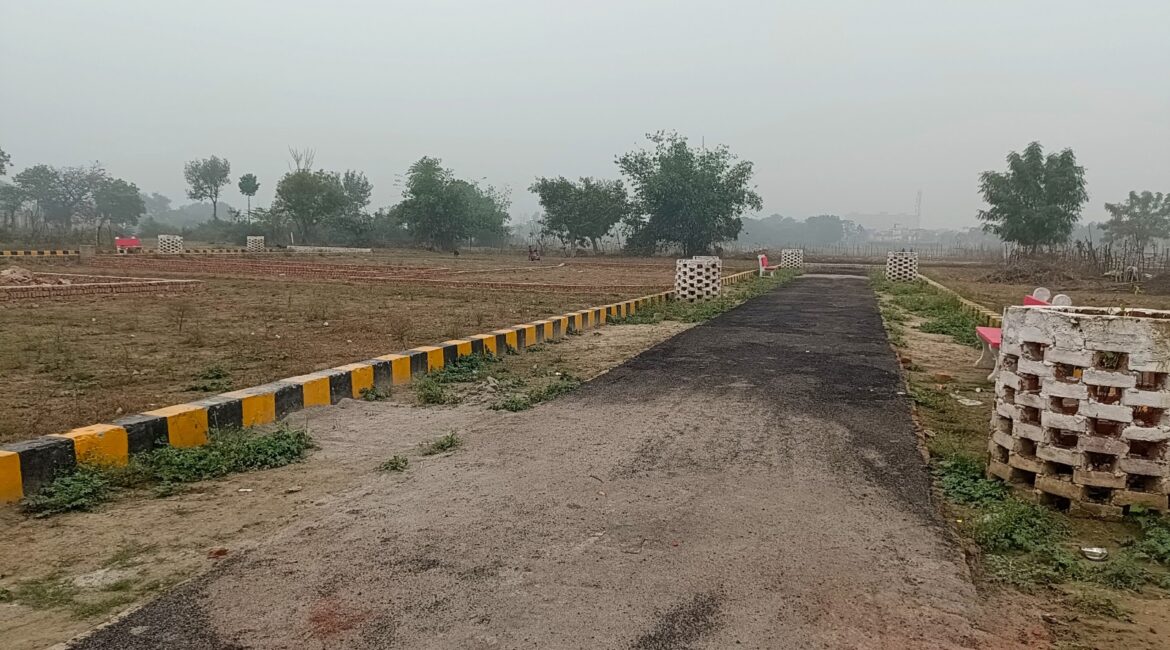 Plot in Lucknow Kursi Road Tedipuliya Starting Price 1199Rs