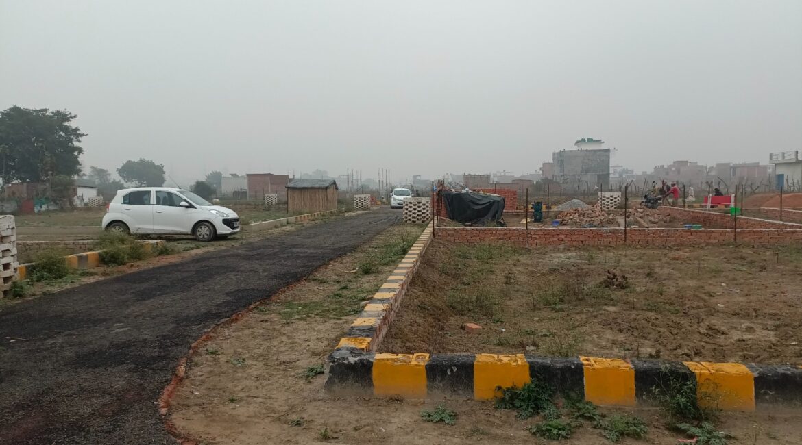 Plot in Lucknow Kursi Road Tedipuliya Starting Price 1199Rs