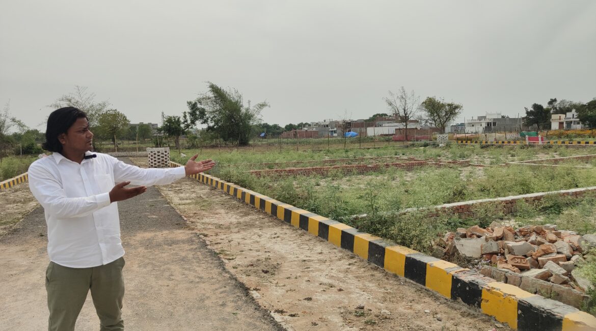 PLOT For Sale In kursi road tedipuliya near integral university Lucknow