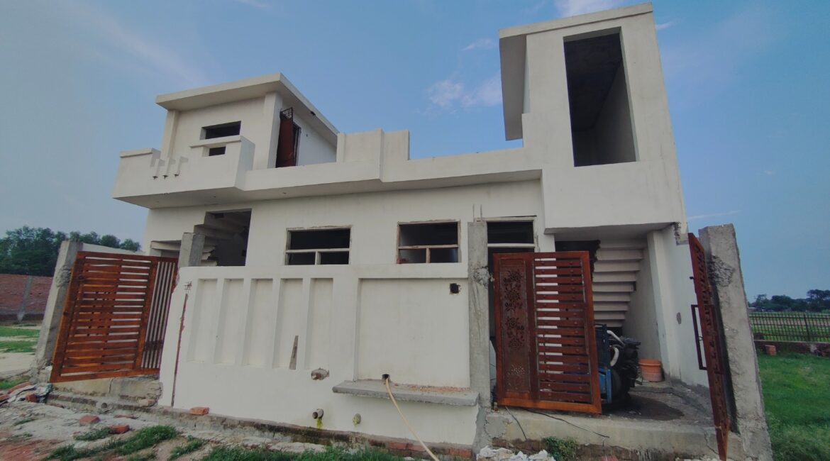 1&2 BHK Houses For Sale In Bhakhamau Kursi Rd Near Integral University