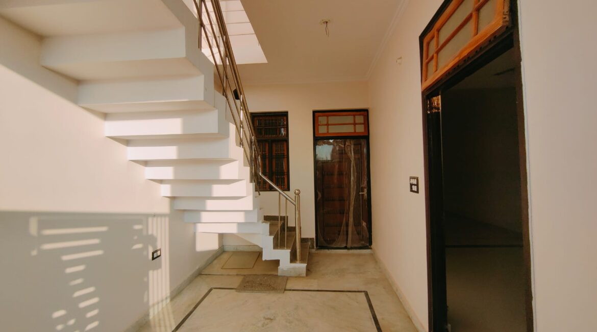 2 BHK HOUSE FOR SALE IN ADHAAR KHEDA DH2 KURSI ROAD LUCKNOW