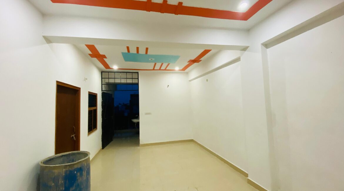 3bhk room for rent only girls Near Sent marry hospital kursi road