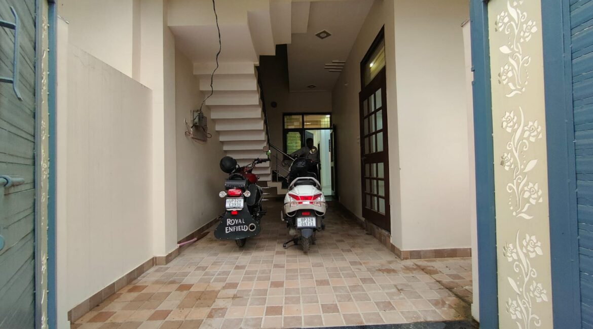 2bhk house for sale in IIM Road Balaji enclave near by sd palace